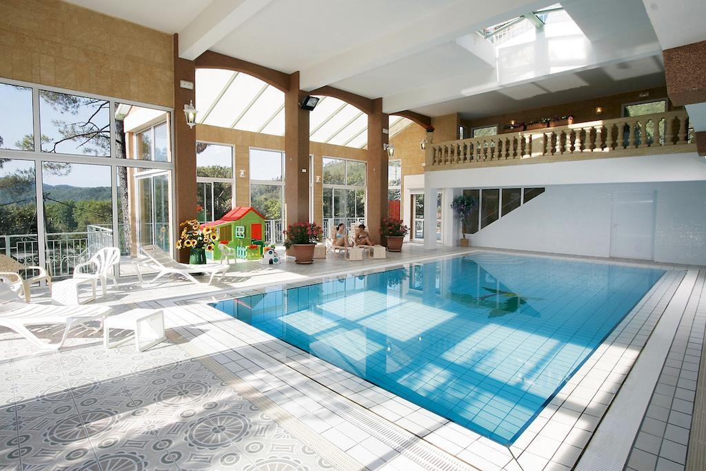 Logis Hotel Restaurant La Porte Des Cevennes Anduze Buitenkant foto