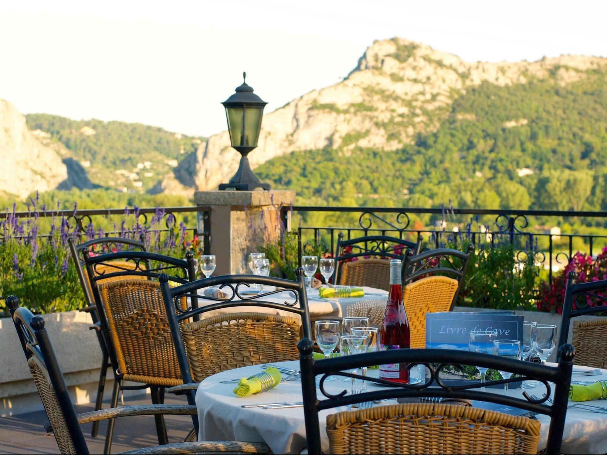 Logis Hotel Restaurant La Porte Des Cevennes Anduze Buitenkant foto