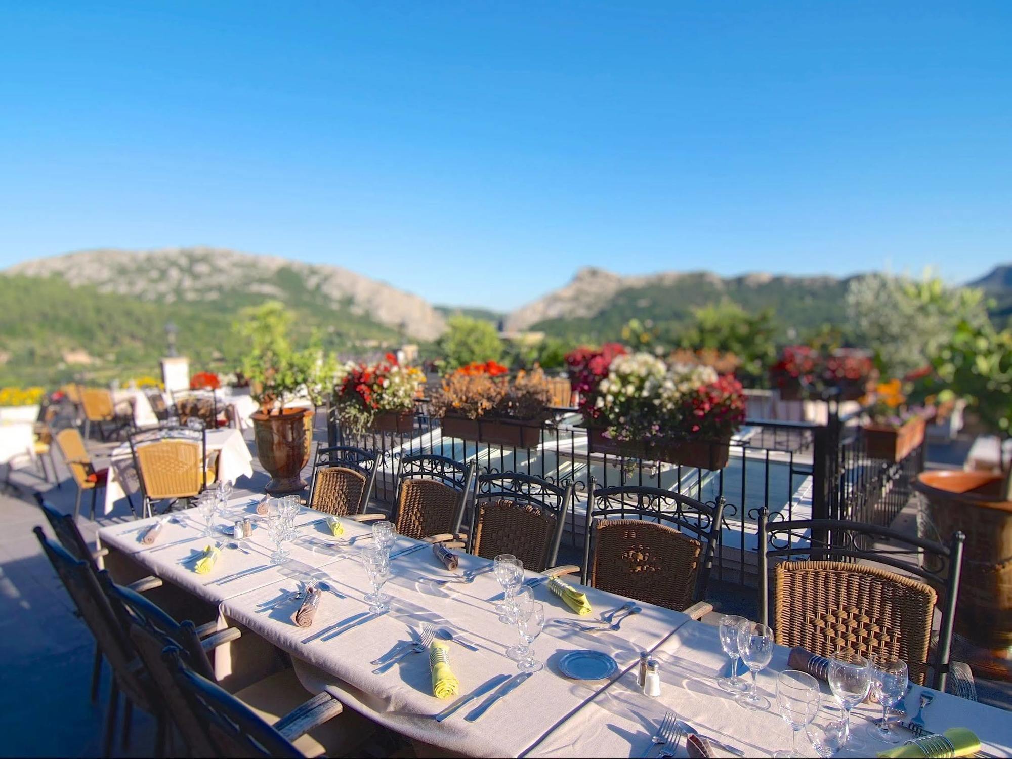 Logis Hotel Restaurant La Porte Des Cevennes Anduze Buitenkant foto