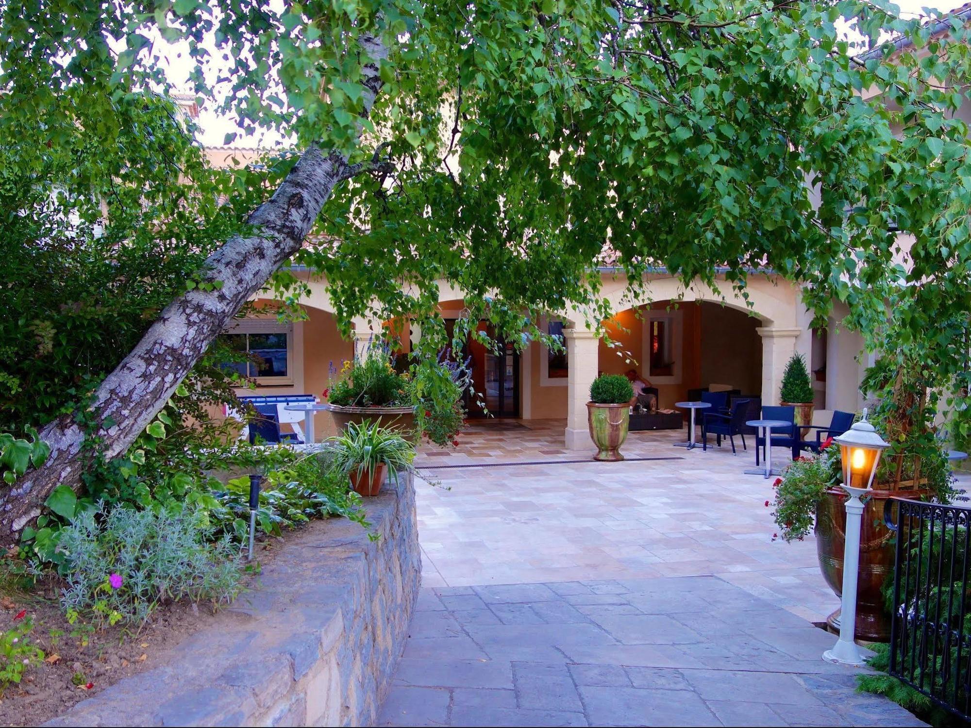 Logis Hotel Restaurant La Porte Des Cevennes Anduze Buitenkant foto